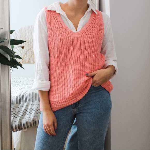 NWT Loft Sleeveless V-Neck Knit Sweater - Color Pink Size Small - Picture 4 of 10